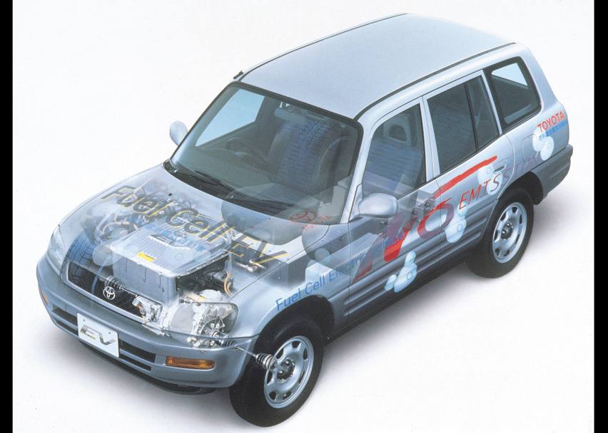 La Toyota Mirai che viene presentata a Los Angeles ha alle spalle una ricerca lungo 11 prototipi a idrogeno del marchio giapponese. Si parte con l&#39;FCEV-1 del 1996 e l&#39;FCEV-2 del 1997 sviluppati dulla Rav4